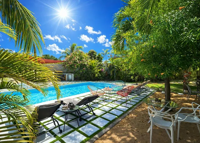 Lakaz Del Sol - Elegant Apartments With Luxurious Garden, Pool And Barbecue Area - Tourism Permit Certified